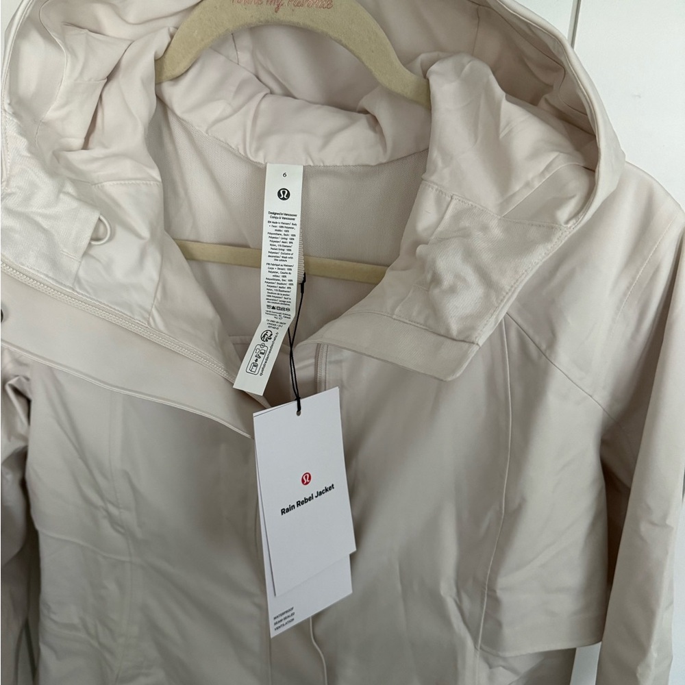 New Lululemon Rain Rebel Jacket Ivory Size 6 NWT - Picture 7 of 13